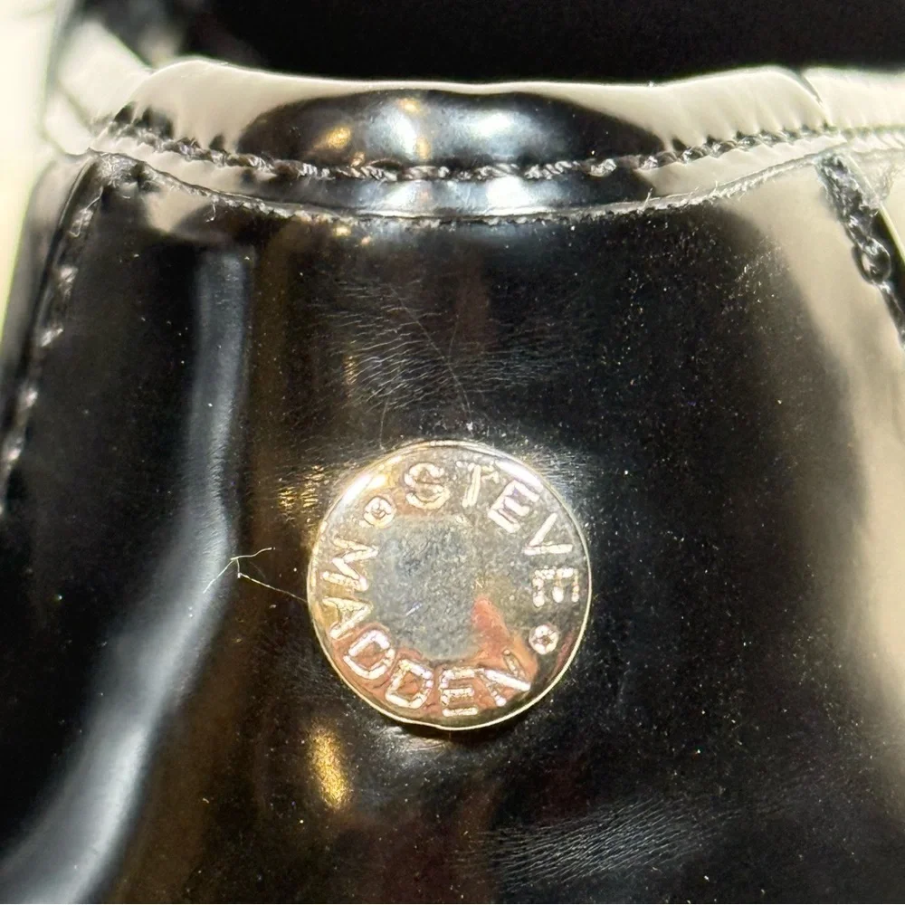 Steve Madden Shiny Black Loafers with Silver Accents – Size 6.5 EUC